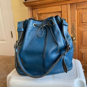 Louis Vuitton Vintage Epi Noe Bucket Bag, Blue, In Great Condition, Authentic